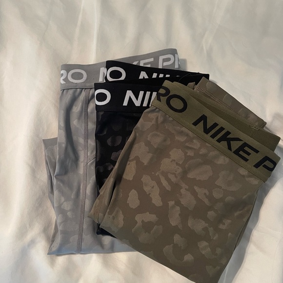 3 Nike pro leopard leggings - Picture 3 of 3